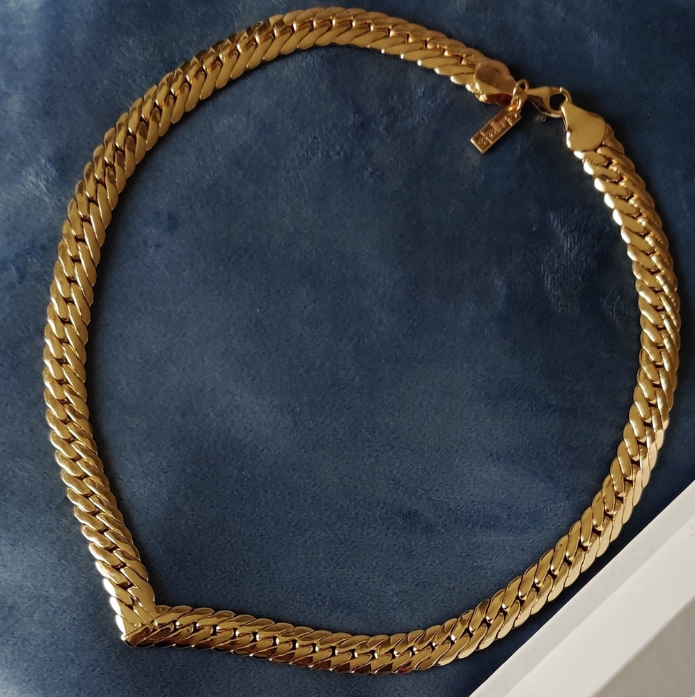 MOTHER'S DAY Brand new Glamrock gold plated chevron necklace